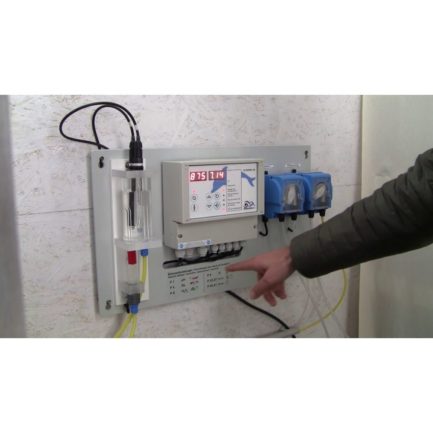 Автоматическая станция дозации CF Control 100 (WiFi) Rx, pH, с измер. ячейкой