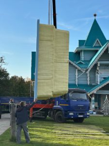 Парк Сказов г. Арамиль установка и запуск композитного бассейна 10м х 3,5м х 1,5 м